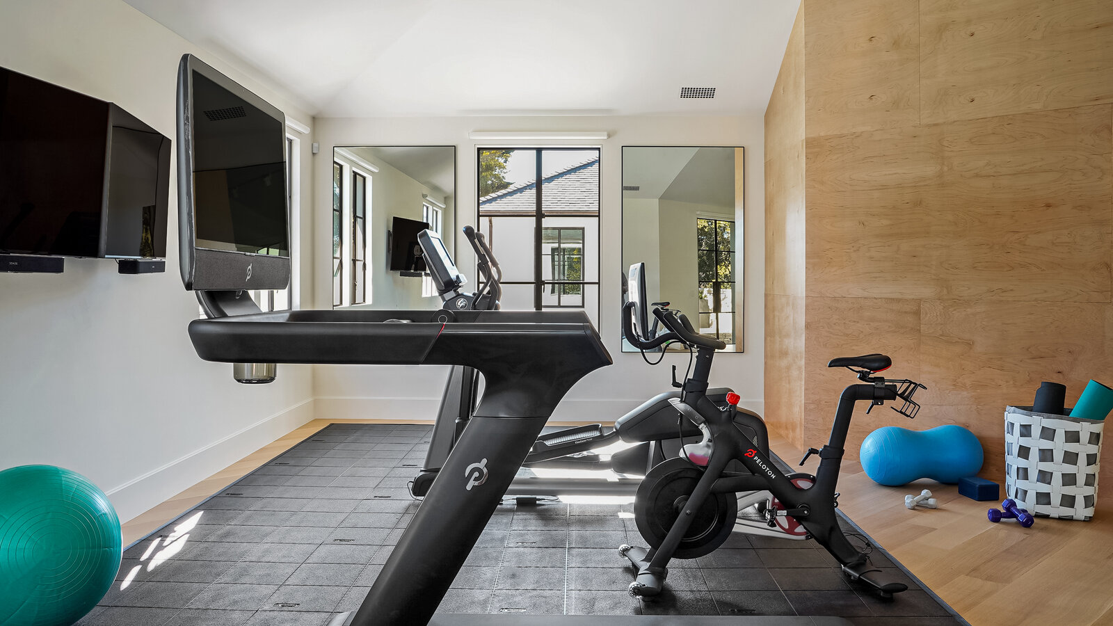 Building a Home Gym: A Comprehensive Guide to Fitness at Your Fingertips